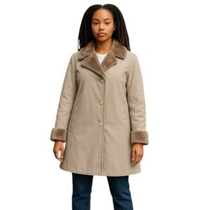 London Fog faux-fur lined tan vintage trench coat in size 10 M